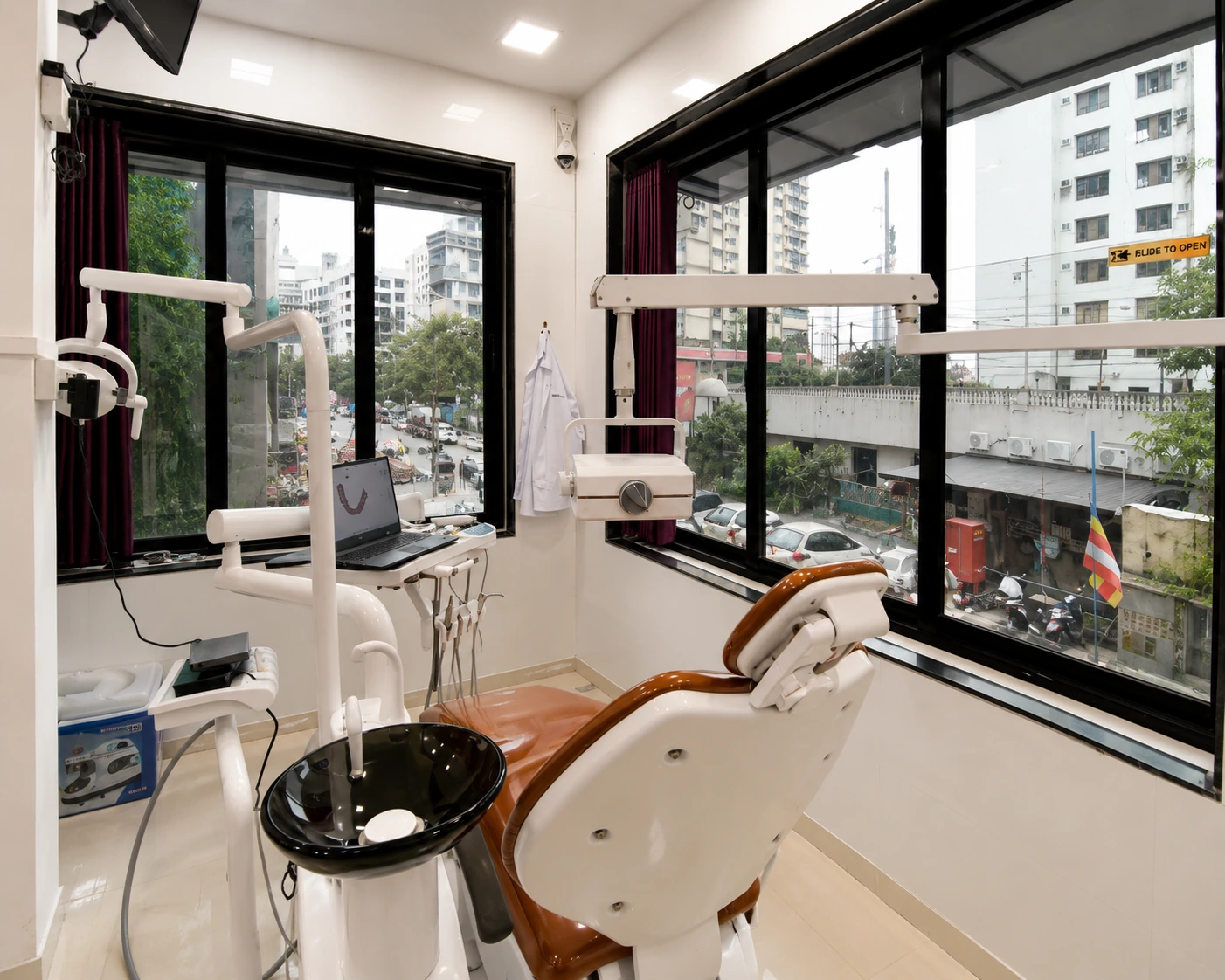 Window-side dental operatory